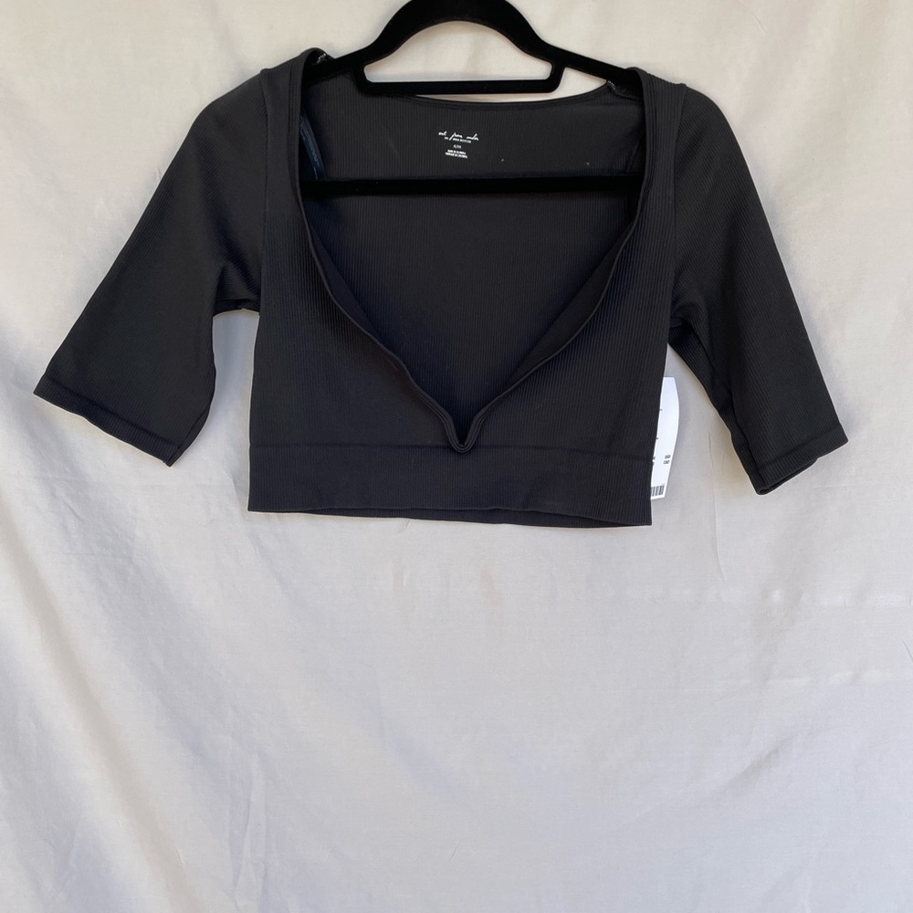Black Trendy Ribbed Crop Top